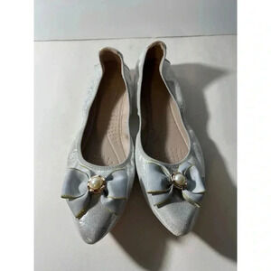 Elegant White Women's Shoes with Bow and Pearl Detail